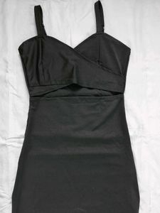 Black bodycon mini dress with waist cutout 🐈‍⬛✨
