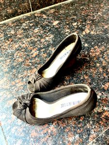 Black Wedges