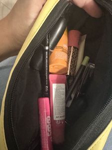Bobbi Brown Pouch