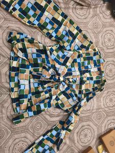 New Branded Patterned Tie-Front Top in xl