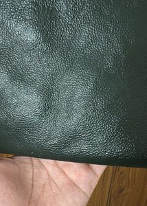 *1980s VINTAGE 100% AUTHENTIC* Dark Olive Handbag