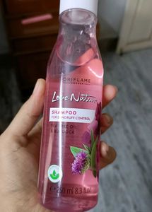 Oriflame Love Nature Shampoo For Dandruff Control