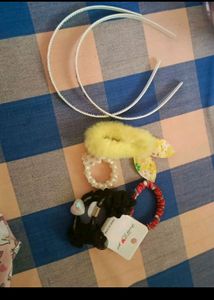 250 Rs New Eye Shadow N Accessories