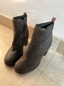 Brown Ankle Boots 👢