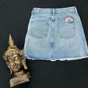 Woman&#39;s skirt denim 28