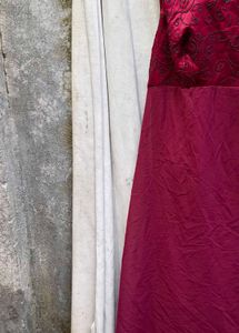 3.10.11 LONG WEDDING GOWN