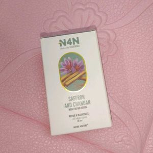 N4N Saffron & Chandan Night Repair Serum