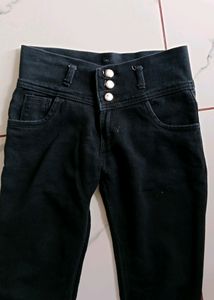 Dark Black High-waisted Jeans