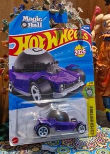 Hot Wheels Magic 8 Ball Car