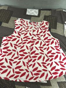 Woman’s red Leaf Print Sleeveless Top