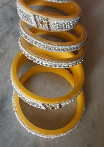 Beautiful Bangle Set