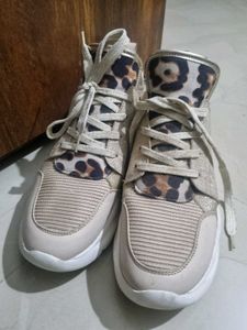 Beige Lace-Up Leopard Print Sneakers