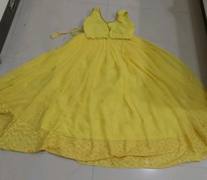 Slim -Girl Size . All Amazon and Other Shop Dress. It's Like New