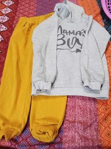 3 set of sweatshirt and a pant in wool