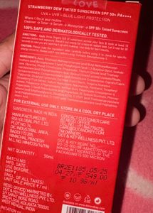 Dot &amp; Key Strawberry Sunscreen