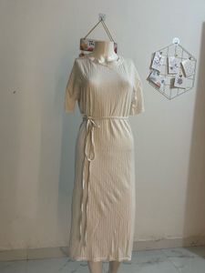 Elegant Midi Dress with Belt