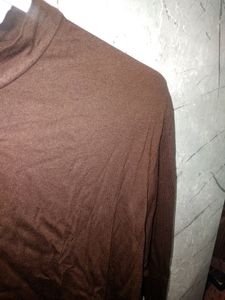 Full sleeves cropped top