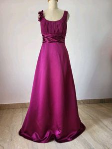 Elegant Magenta Evening Gown