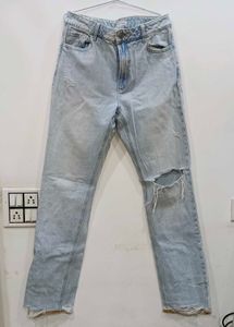 Distressed Bershka Jeans