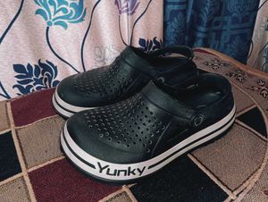 TRV Men Perforated Clogs