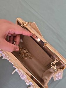 LAVIE LUXE Flower Embroidered Clutch