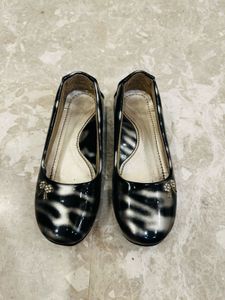Girl's Zebra Print Flats