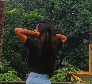 Crop Top &amp; Jeans Outfit