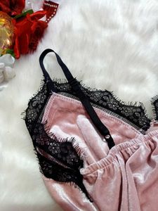 🌺Pink Velvet Lace Cami🌺