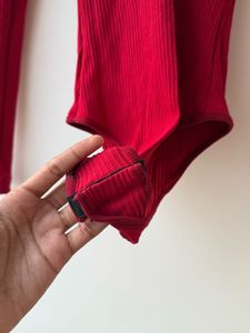 Chic Ribbed V-Neck Long-Sleeve Bodysuit