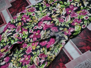 Polka Dot Shirt And Floral Jeggings Or Black Belt