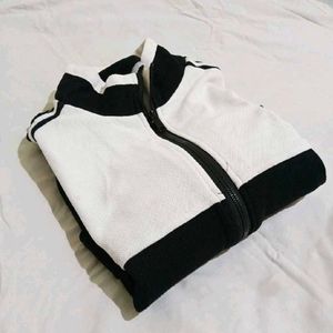 Branded Zipper Upper