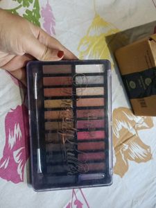 Sfr Colour Beauty Killer Eyeshadow Palette(1 Shade Damaged)