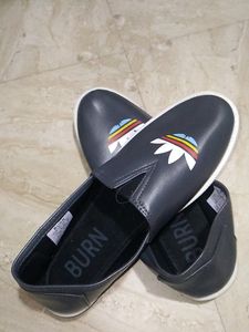 CASUAL FOOTWEAR SIZE UK 8, 8.5,