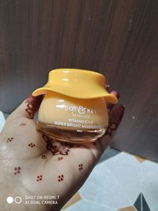 Vitamin C +E  Mosturizer