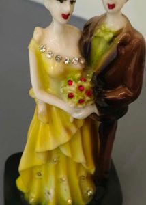 Couple Showpiece