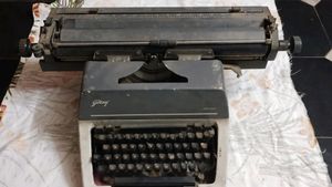 Godrej Prima Typewriter
