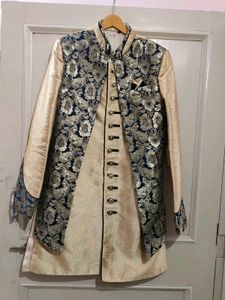 Gold Leyerd Sherwani
