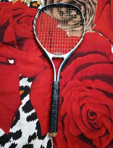 1 Tennis Racket & 2 Balls
