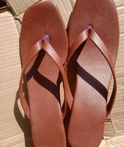 Minimalist Brown heels