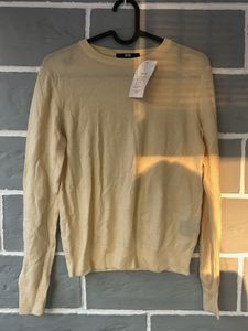 Uniqlo Beige Long Sleeve Sweater