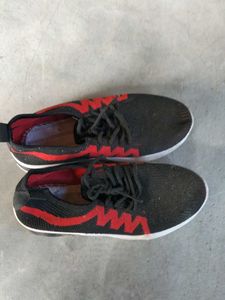 Stylish Black &amp; Red Sneakers