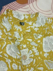 A Line Collar Neck Kurta M Size
