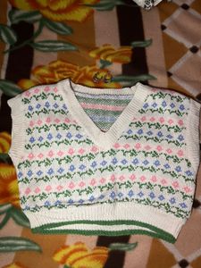 Floral Knit Sweater Vest