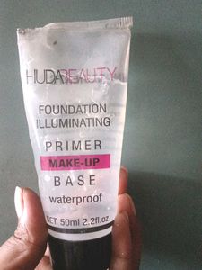 I am selling hudabeauty primer