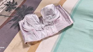 36X. OFF WHITE CORSET