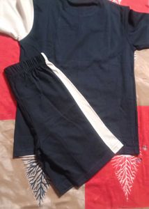 Stylish T-Shirt nikkar set