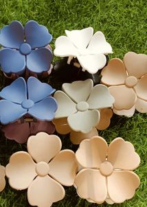 Floral Design Hair Claws