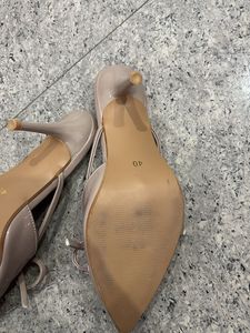 Nude Heels GNIST