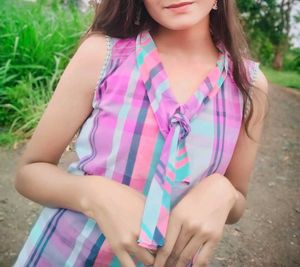 multicolor check sleevless shirt