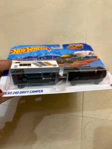 Hot Wheels Track Fleet - Volvo 240 Estate